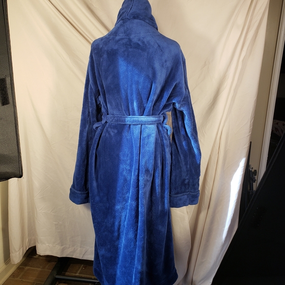 NY Threads Plush Blue Robe - Picture 3 of 4
